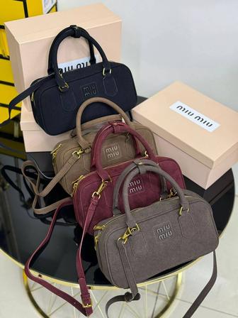 Сумка Miu Miu в фирменной подарочной коробке