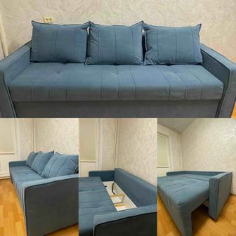 Продам прямой диван, раскладной 
С двумя ящиками для хранения вещей.