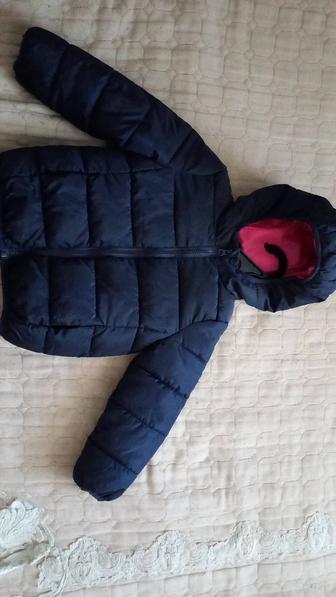 Продам куртку для девочек