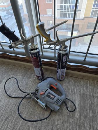 Продажа инструментов лобзик и два пистолет под пены