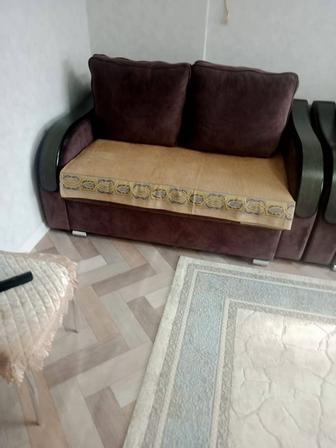 Продаю диван с креслой