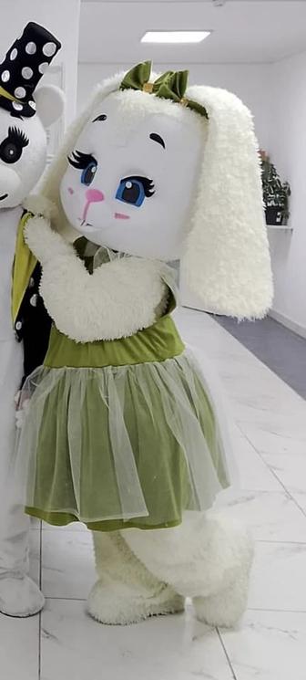 Аниматор зайка и  мужчина срочно цена за два костюма 150 тыс