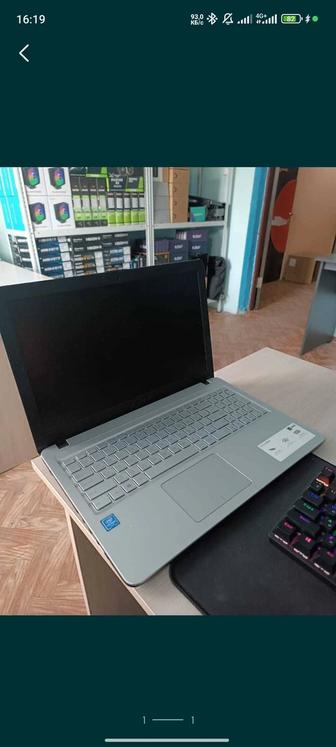 Ноутбук ASUS VivoBook