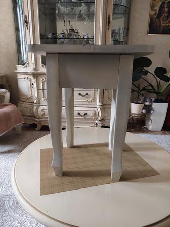 Продам 4 табуретки из дерева