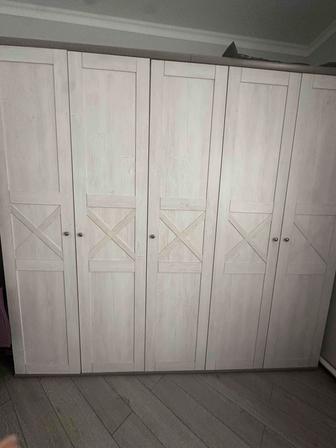 Продам спальный гарнитур