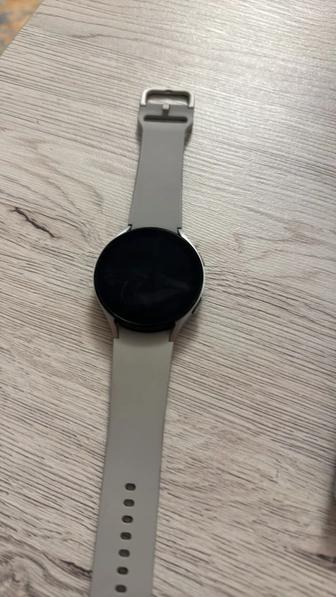 Смарт-часы Samsung Galaxy Watch4 44mm Silver