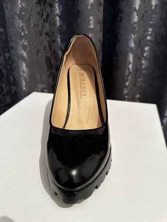 Женские туфли, размер 37, б/у