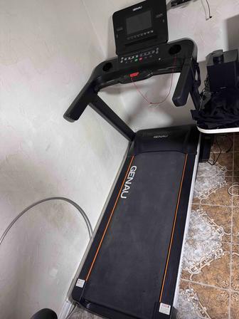 Продается почти новая Беговая дорожка от GENAU