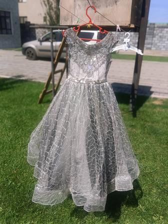 Продам детское нарядное платье
