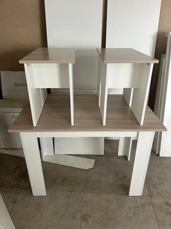 Продается стол с табуретками