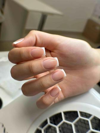 Маникюр и педикюр