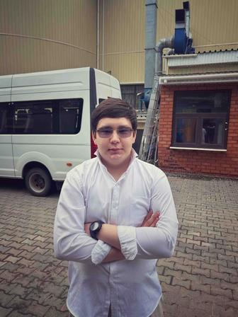 Официант / официантка