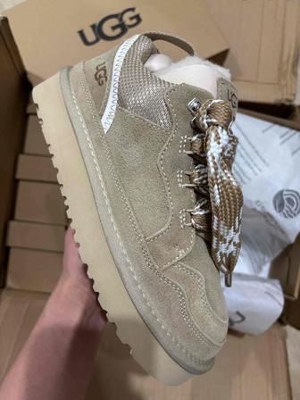 Кроссовки UGG