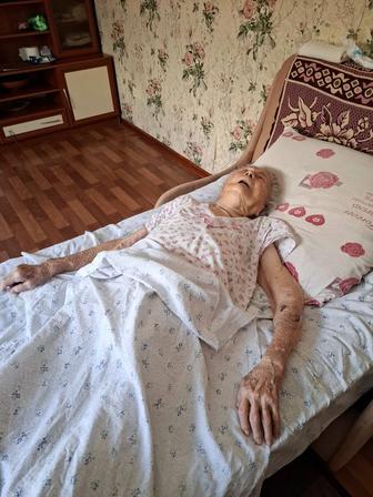 Нужна сиделка с проживанием оплата150 000в месяц уход за бабушкой