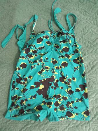 Слитный купальник размер 48-50