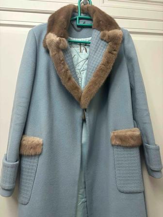 Продам пальто женское