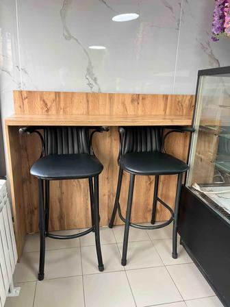 Продается барный стол стулья