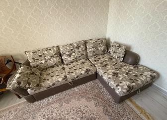 Раскладной диван с хранением