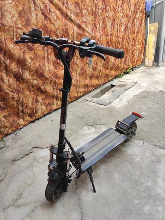 Электросамокат Ultron T103.