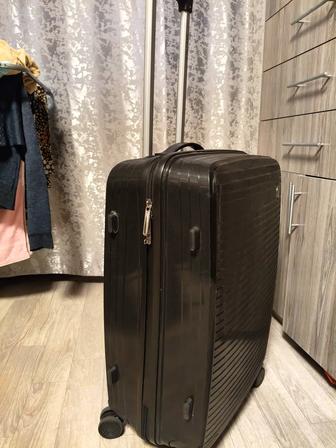 Продам чемоданы, б/у, пользовались один раз