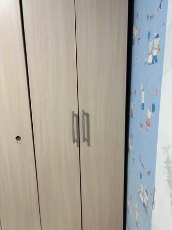 Продам 2 шкафа