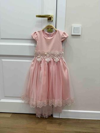 Продам платье для девочки