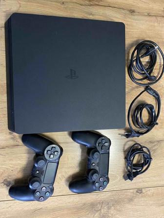 Продам PS4 Slim 1TB памяти