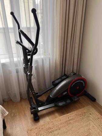 Эллиптический Тренажер cardio power e200