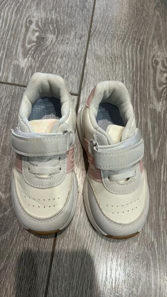 Кроссовки детские