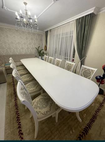 Продается стол и 10 стульев (Малайзия)
