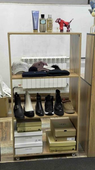 Витринная полка