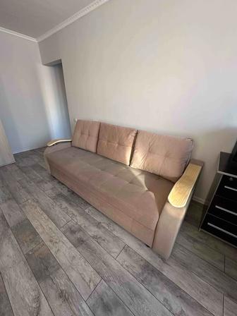 Продам Диван 220х140 см с подушками