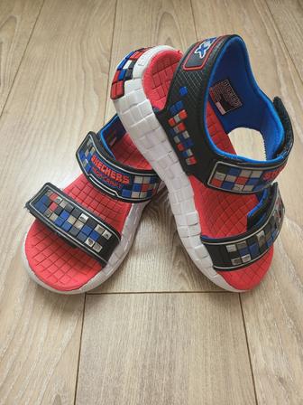 детские сандалии
