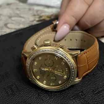 Продам золотые часы Rolex с бриллиантами