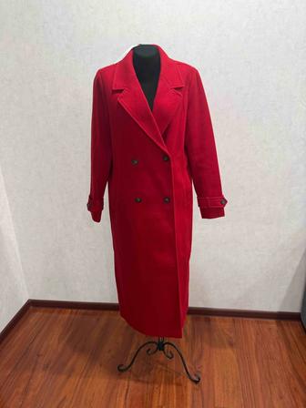 Продам новое пальто 44-46 размера