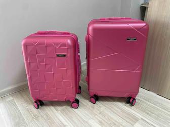 Два чемодана S и М