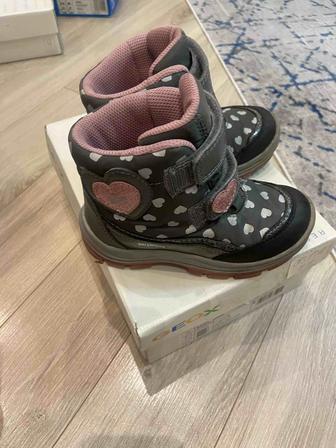 Продам Зимние детские сапоги Geox, 25 размер