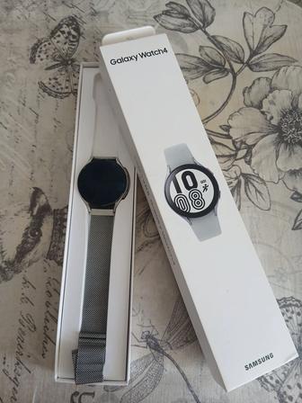 Часы Samsung calaxy watch 4 модель SM-R870