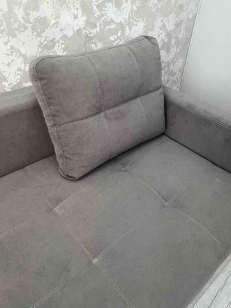 Продам отличный диван с ящиками , раскладывается в 2 кровать