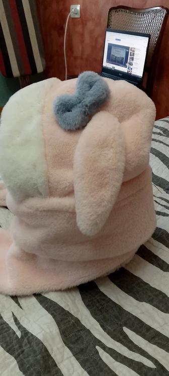 Зайка шапка с шарфом и варежками.