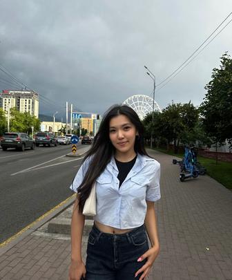 Официант / официантка