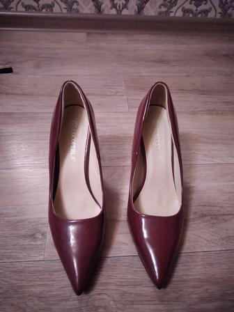Продам модельные туфли