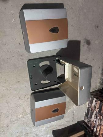 Продам диспенсеры для туалетной бумаги