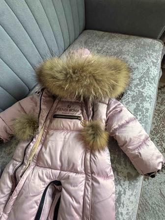 Продам детские верхние одежды комбинезон