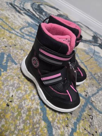 Новые демисезонные ботинки на девочку