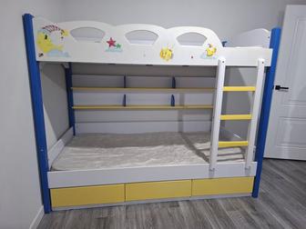 Детская двухъярусная кровать
