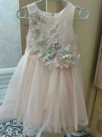 Продам платья для девочку