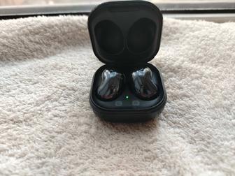 Продам наушники Samsung buds live