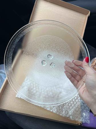 Продам стеклянную тарелку для микроволновой печи.