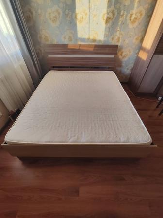 Кровать двуспальная